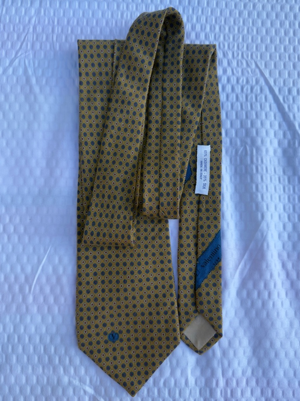 Vintage VALENTINO Men's gold, Silk and Cashmere Tie - Classic flowers Design
